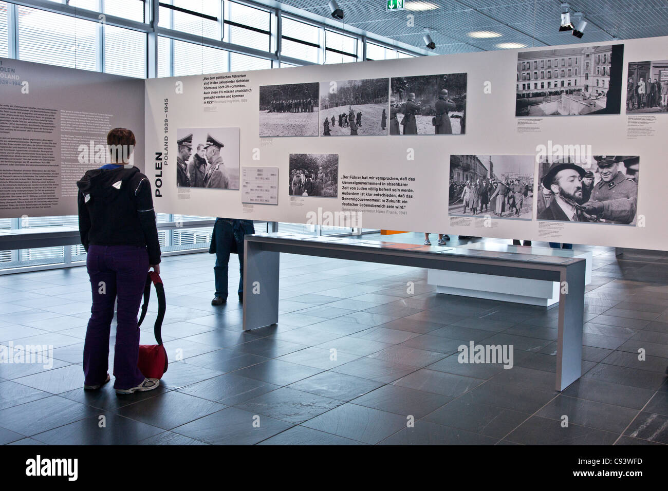Die Ausstellungshalle und Document Centre an der Topographie des Terrors an Stelle des ehemaligen Nazi-Gestapo HQ, Berlin, Deutschland Stockfoto