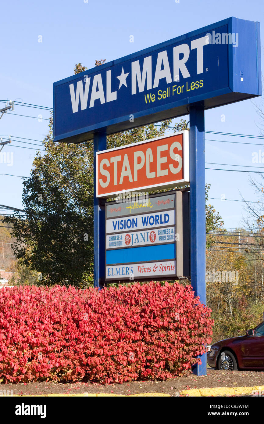 Die Presse und Information für Walmart und Heftklammern zu unterzeichnen Stockfoto