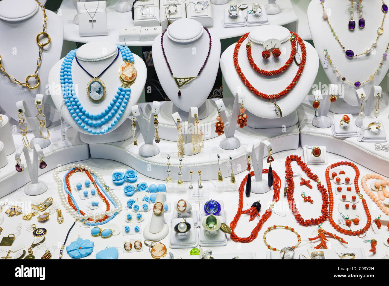 Italien, Venetien, Gardasee, Malcesine, Schmuck-Shop-Schaufenster  Stockfotografie - Alamy