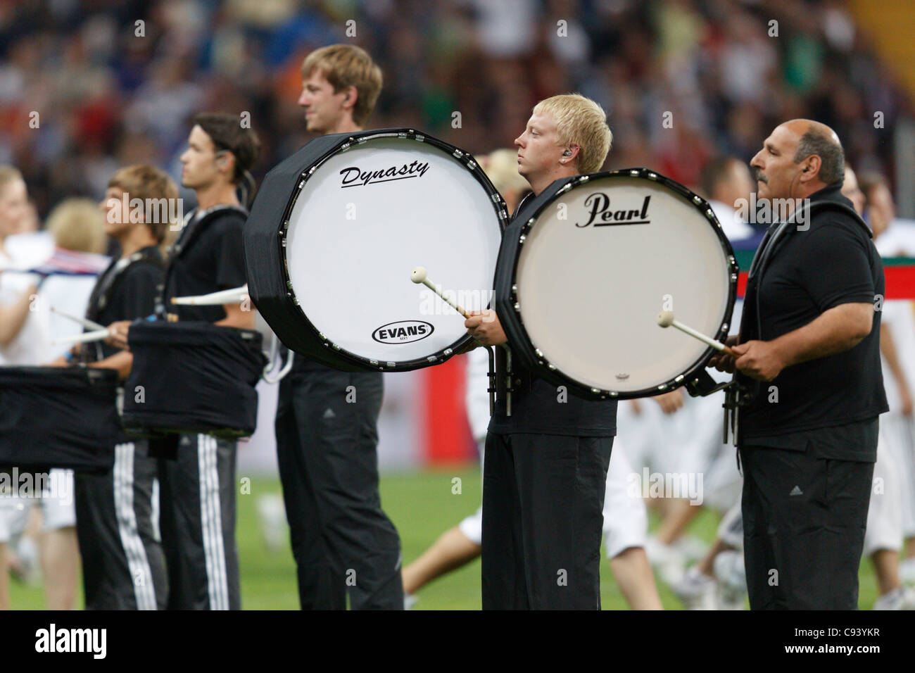 Trommler führen während einer Zeremonie vor dem 2011 FIFA Frauen WM-Fußball-Finale zwischen den USA und Japan. Stockfoto