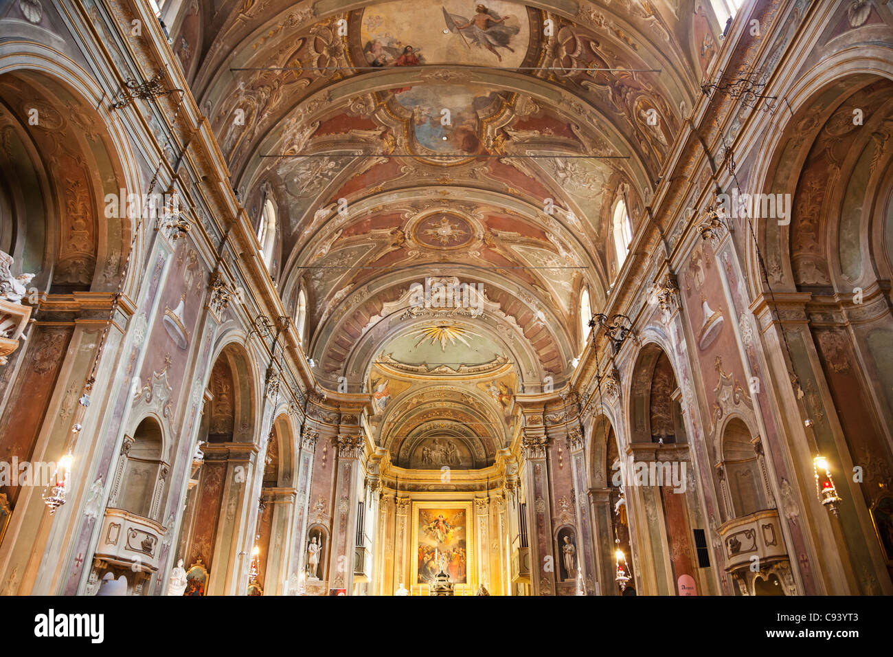 Trient, Gardasee, Riva del Garda, Italien, barocke Innenausstattung der Kirche der Maria Himmelfahrt Stockfoto