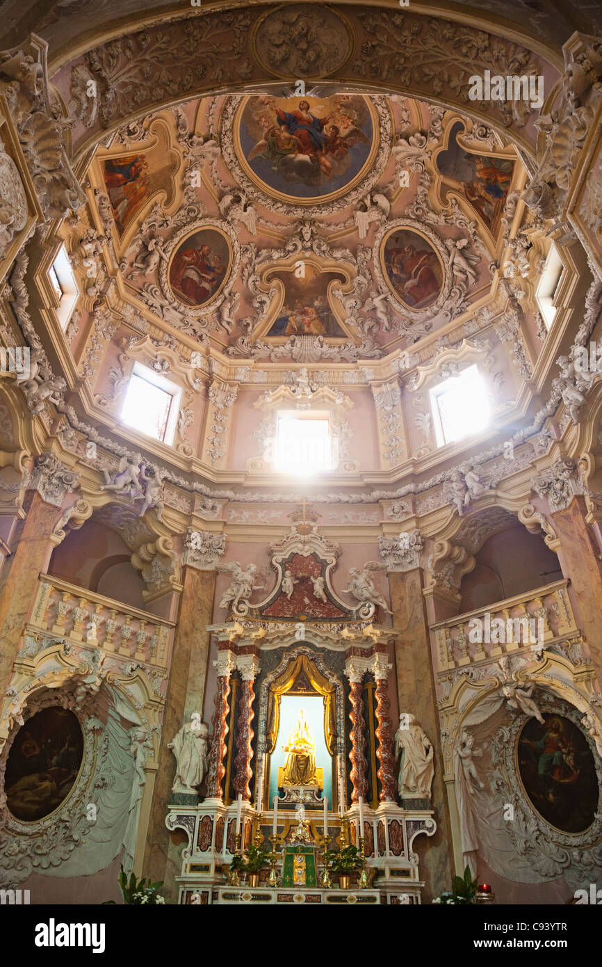 Trient, Gardasee, Riva del Garda, Italien, barocke Innenausstattung der Kirche der Maria Himmelfahrt Stockfoto