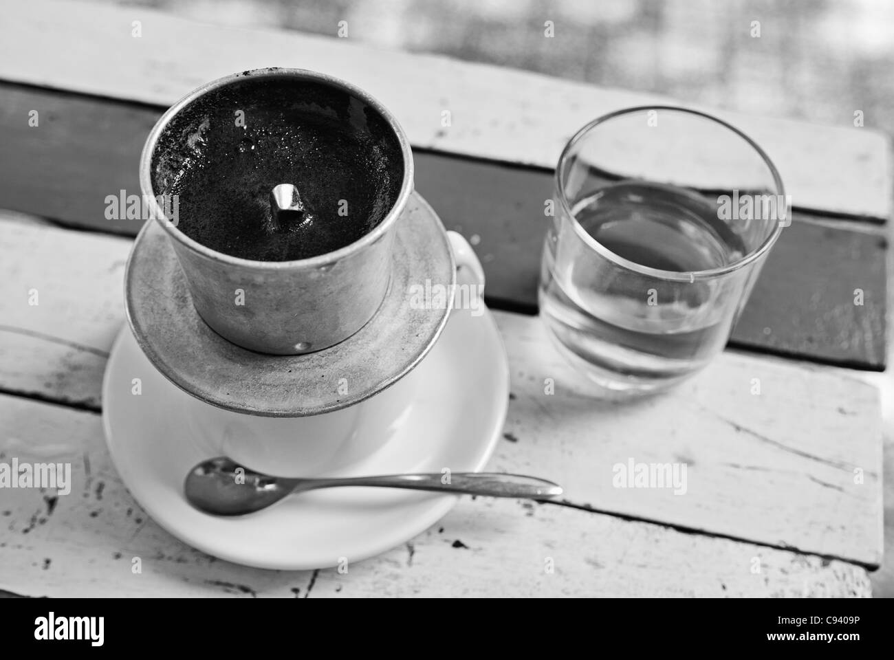 Asien, Vietnam, Ho-Chi-Minh-Stadt (Saigon). Typischen vietnamesischen Stil heißer Cafe Milch. Stockfoto