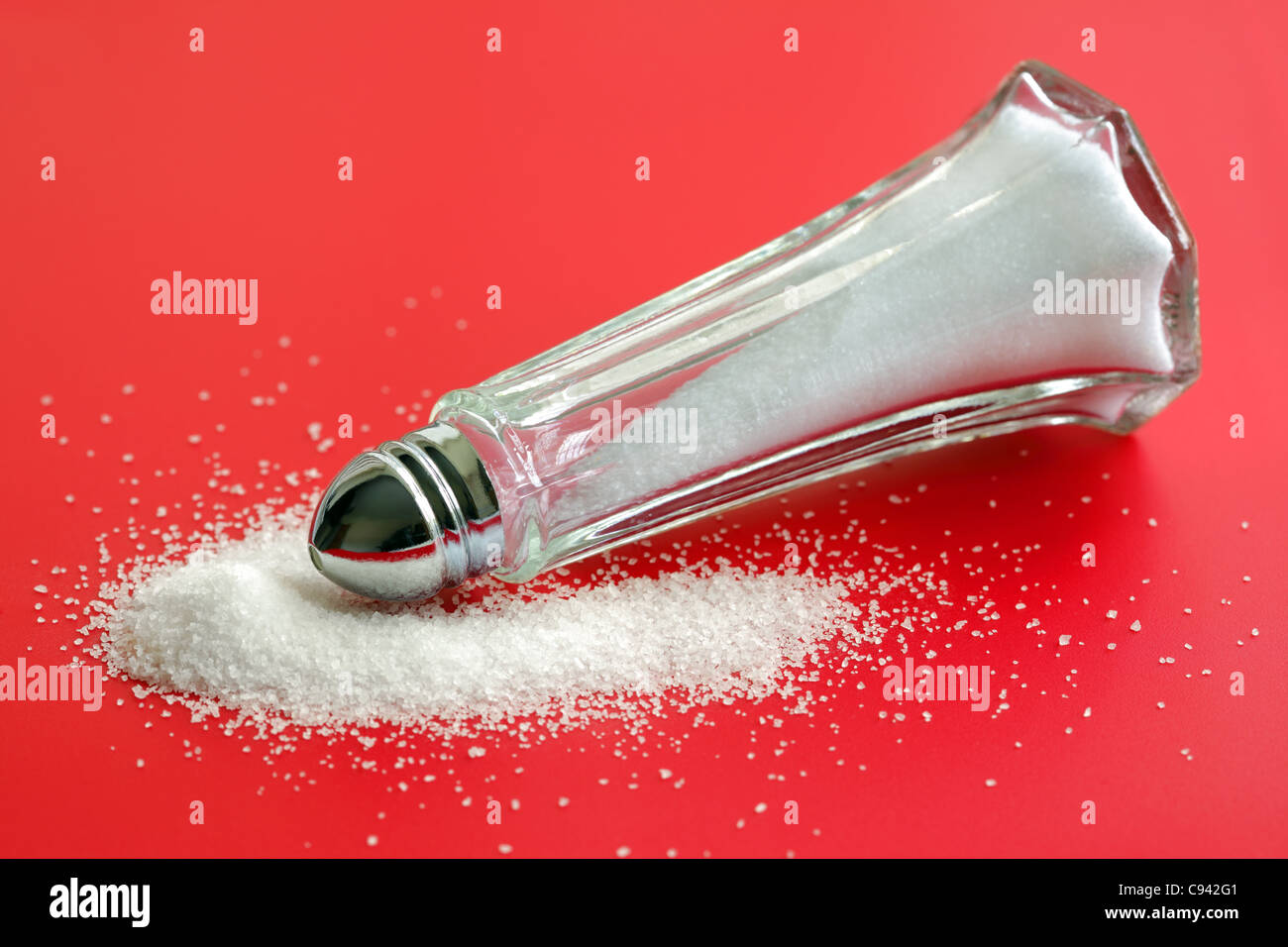 Verschüttetes Salz Stockfoto