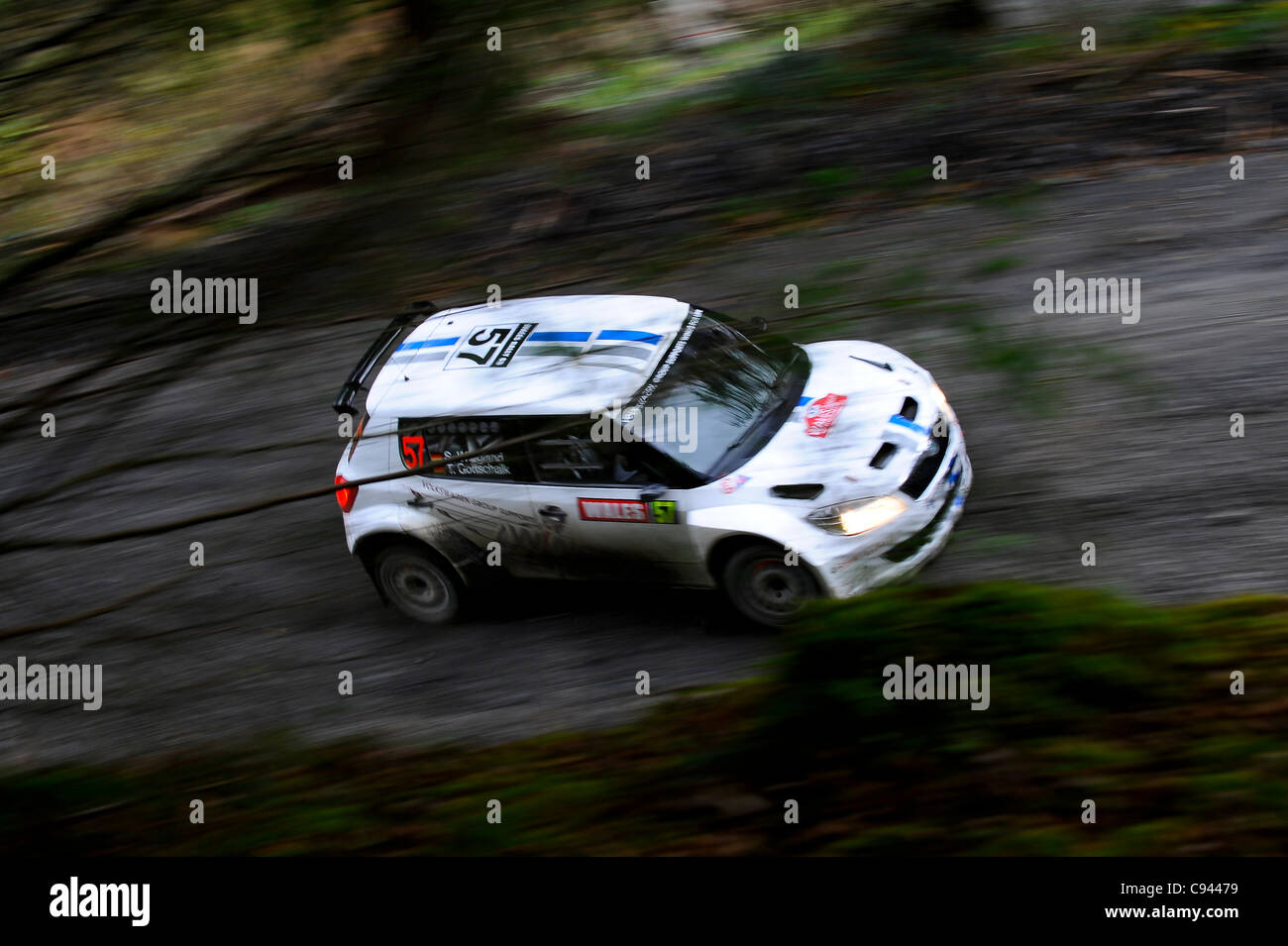 11.11.2011 Gwynedd, Wales. Sepp Wiegand (DEU) und Co-Pilot Timo Gottschalk (DEU) # 57 Volkswagen Motorsport Skoda Fabia S2000 in Aktion beim ersten Durchgang der Gartheiniog Bühne (SS4) Tag2 der FIA WRC Wales Rallye GB. Obligatorische Kredit: ActionPlus Stockfoto