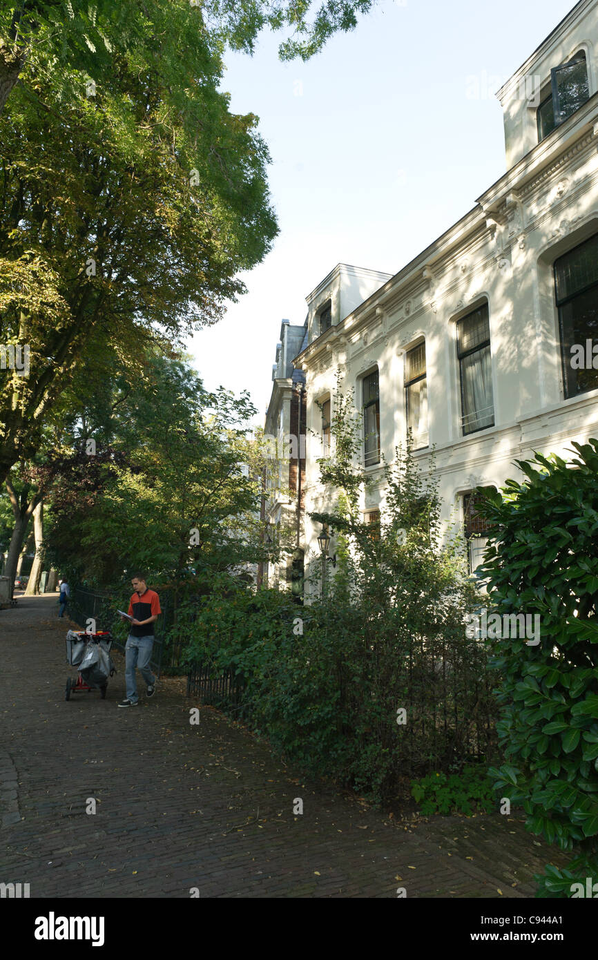 Postbote in Rotterdam Stockfoto