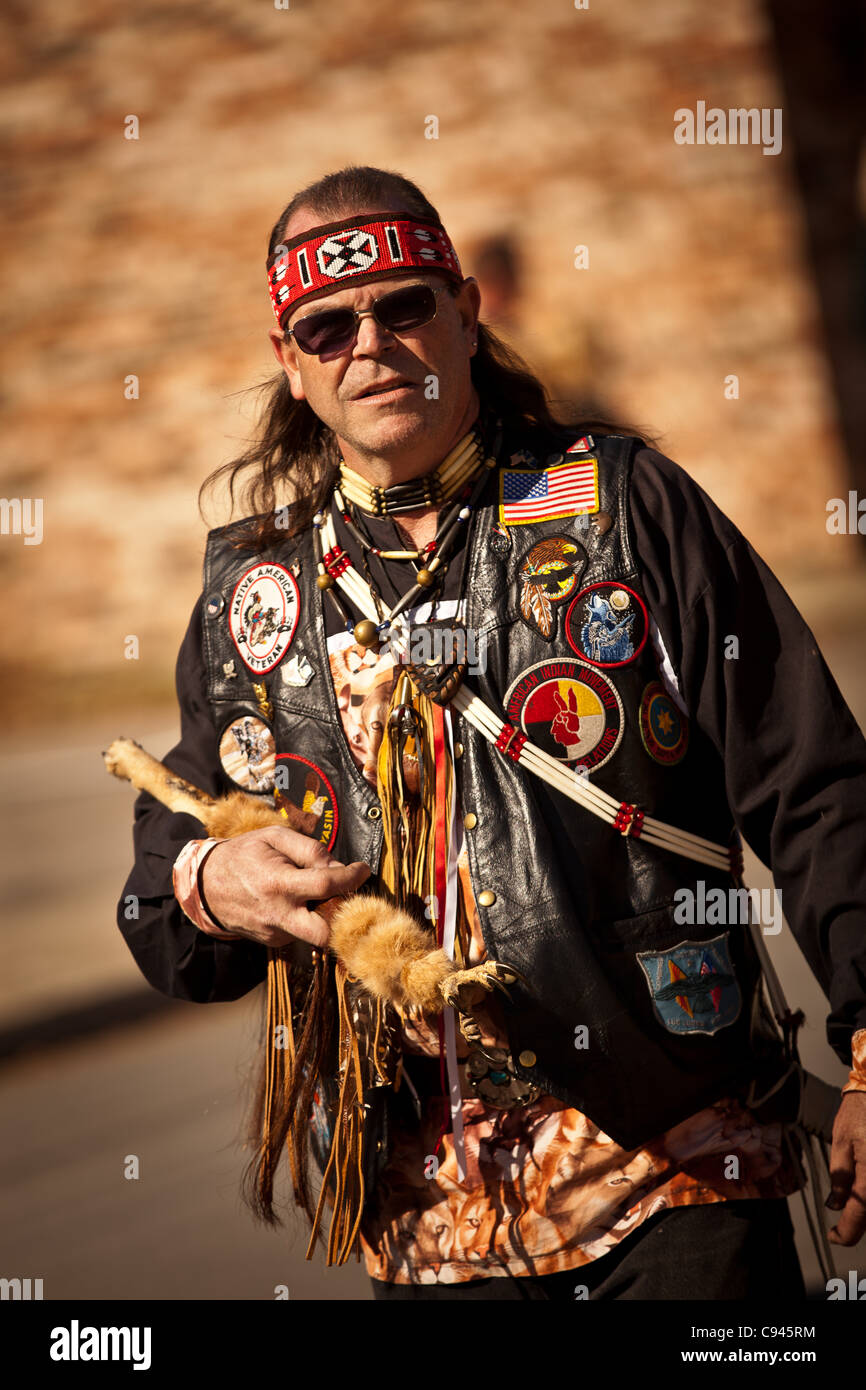 Gebürtige amerikanische Veteranen marschieren in die jährliche Veterans Day Parade am 11. November 2011 in Columbia, South Carolina. Die Parade ist eine der größten Nationen wie Columbia ist Heimat von mehreren großen Militärbasen. Stockfoto