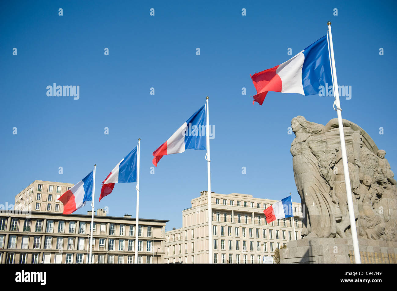 Place Général de Gaulle am Ende des Bassin du Commerce in der Innenstadt von rekonstruierten Le Havre, ein UNESCO-Welterbe Stockfoto
