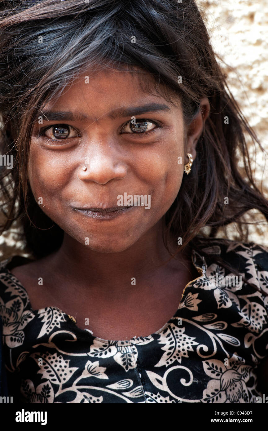 Armen indischen nomadischen Bettler Mädchen Stockfoto