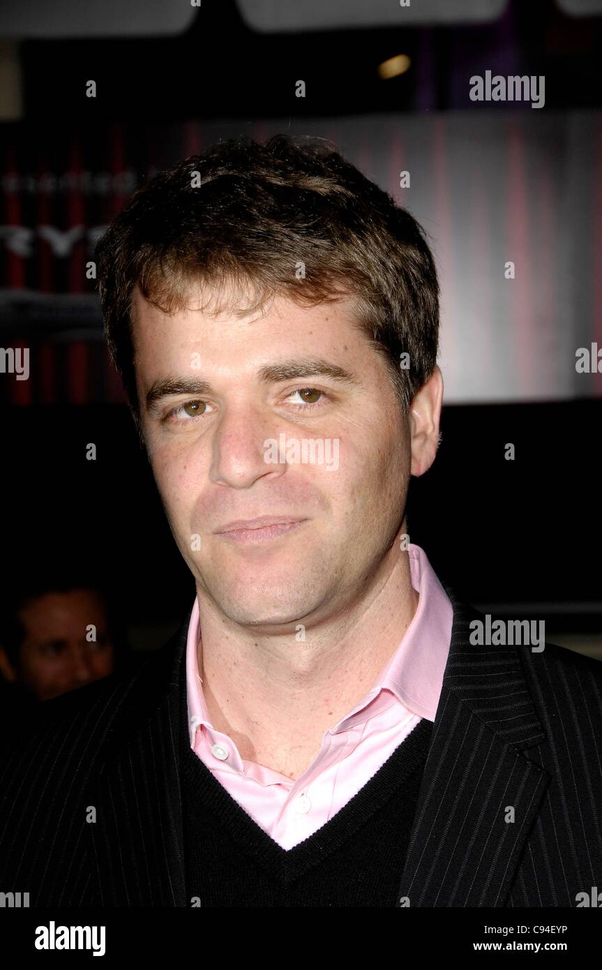 Nicholas Stoller im Ankunftsbereich für THE MUPPETS Premiere, El Capitan Theatre, Los Angeles, CA 12. November 2011. Foto von: Michael Germana/Everett Collection Stockfoto