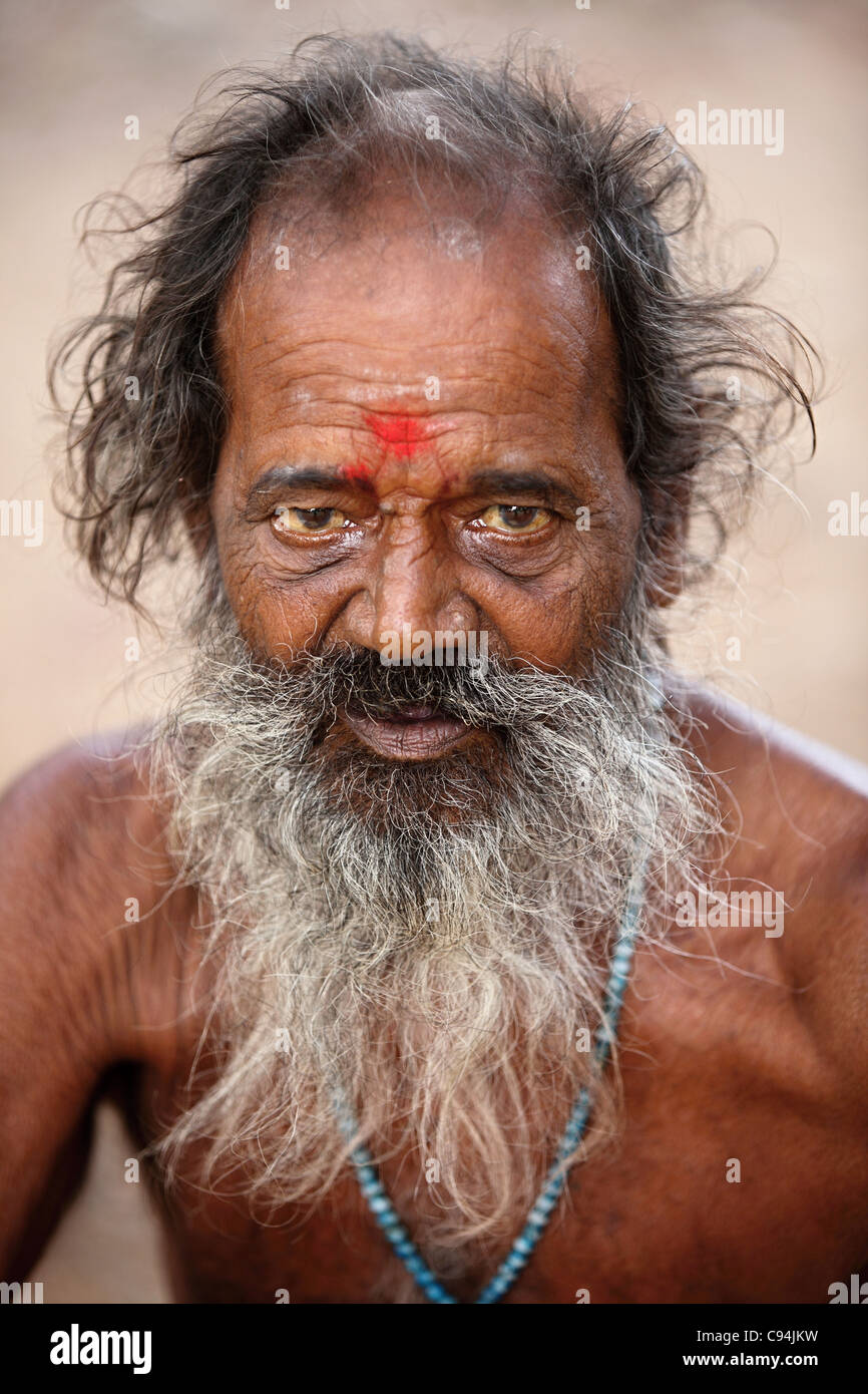 Mann Sadhu Arunachala in Indien Stockfoto
