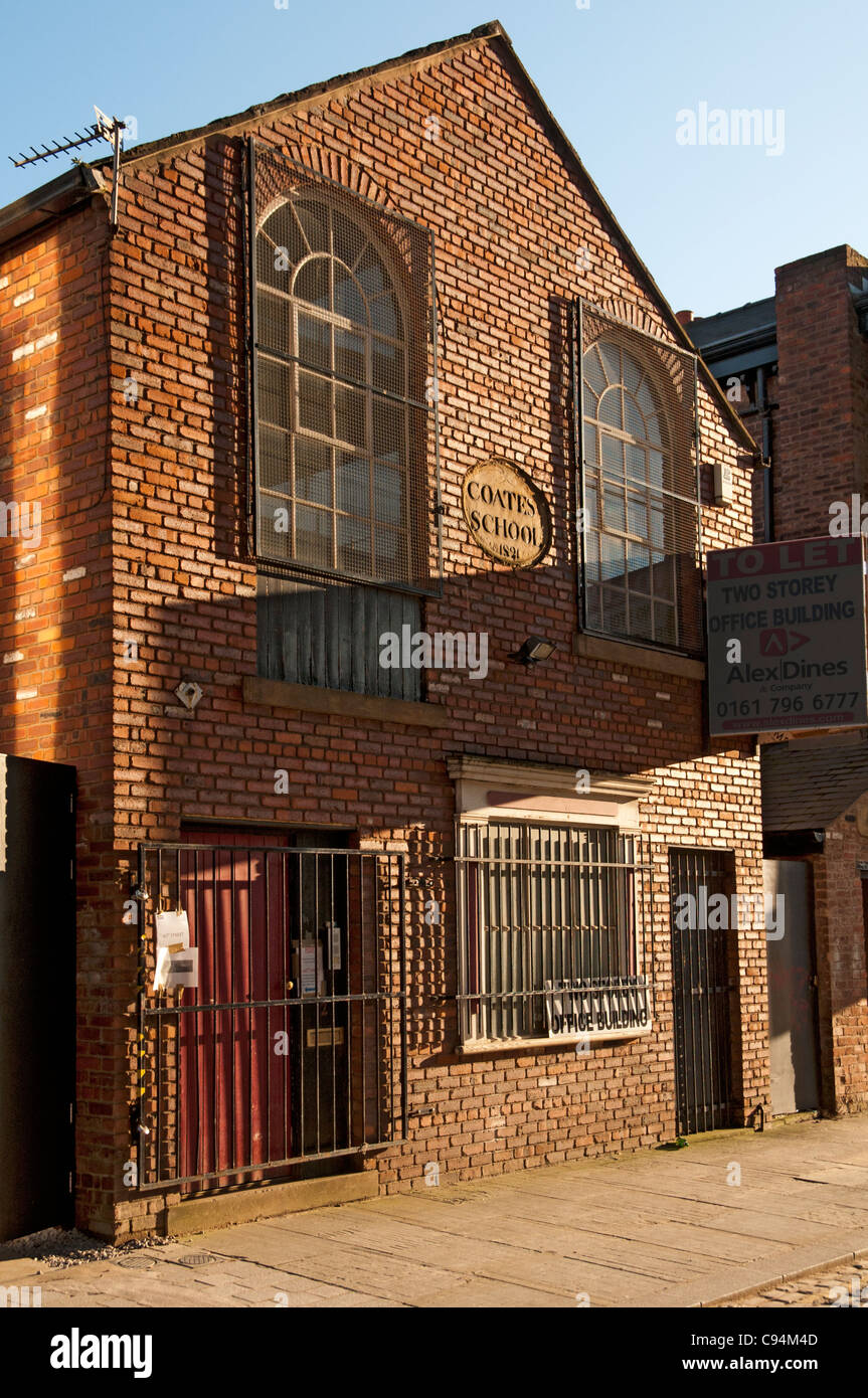 Das ehemalige Mäntel Schulgebäude, Jersey Street, Ancoats, Manchester, England, UK.  Jetzt im gewerblichen Einsatz. Stockfoto