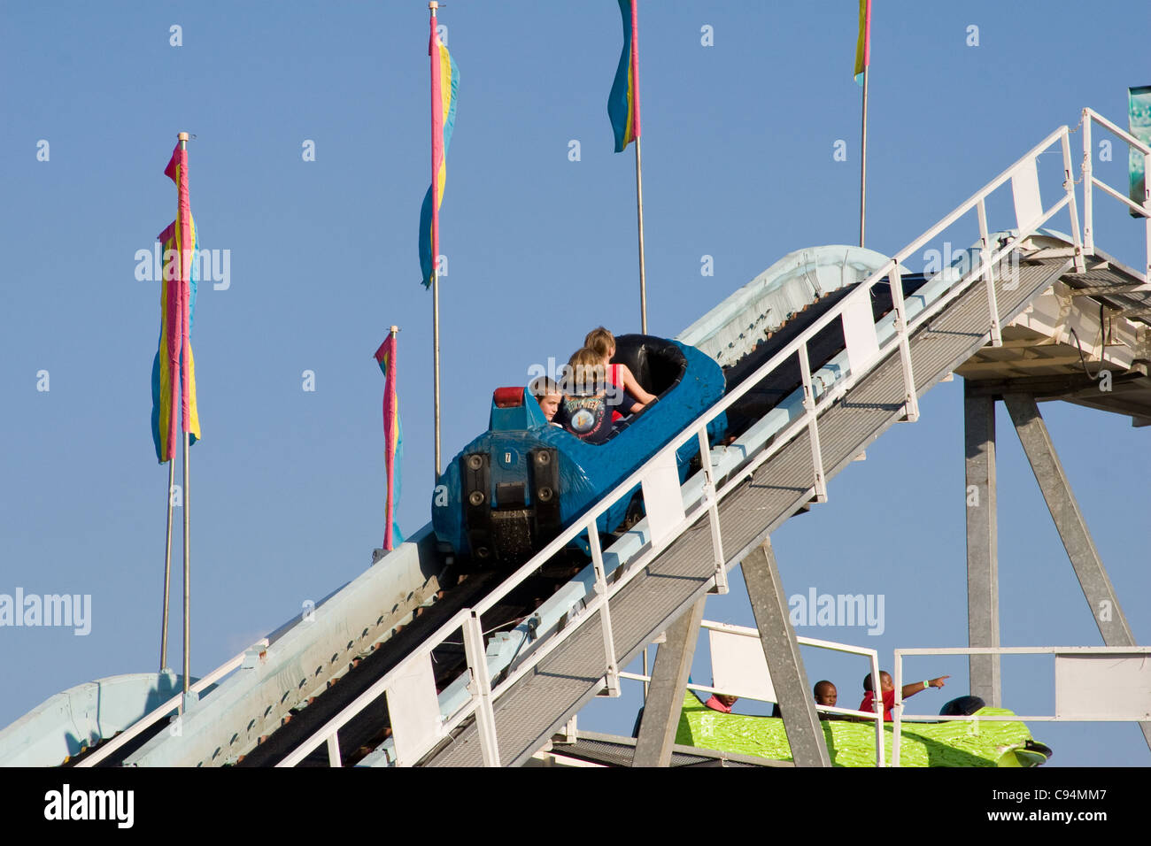Roller coaster ride Fotos und Bildmaterial in hoher Auflösung Alamy