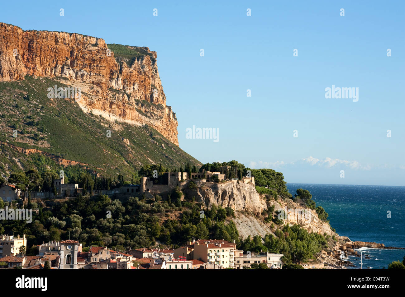 Cassis-Strand-Blick auf Cap Canaille, Provence, Frankreich Stockfoto