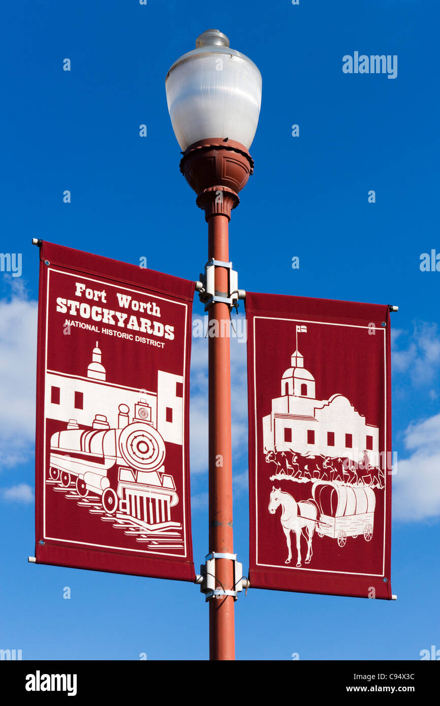 National Historic District Wimpel auf Exchange Avenue, Stockyards District, Fort Worth, Texas, USA Stockfoto