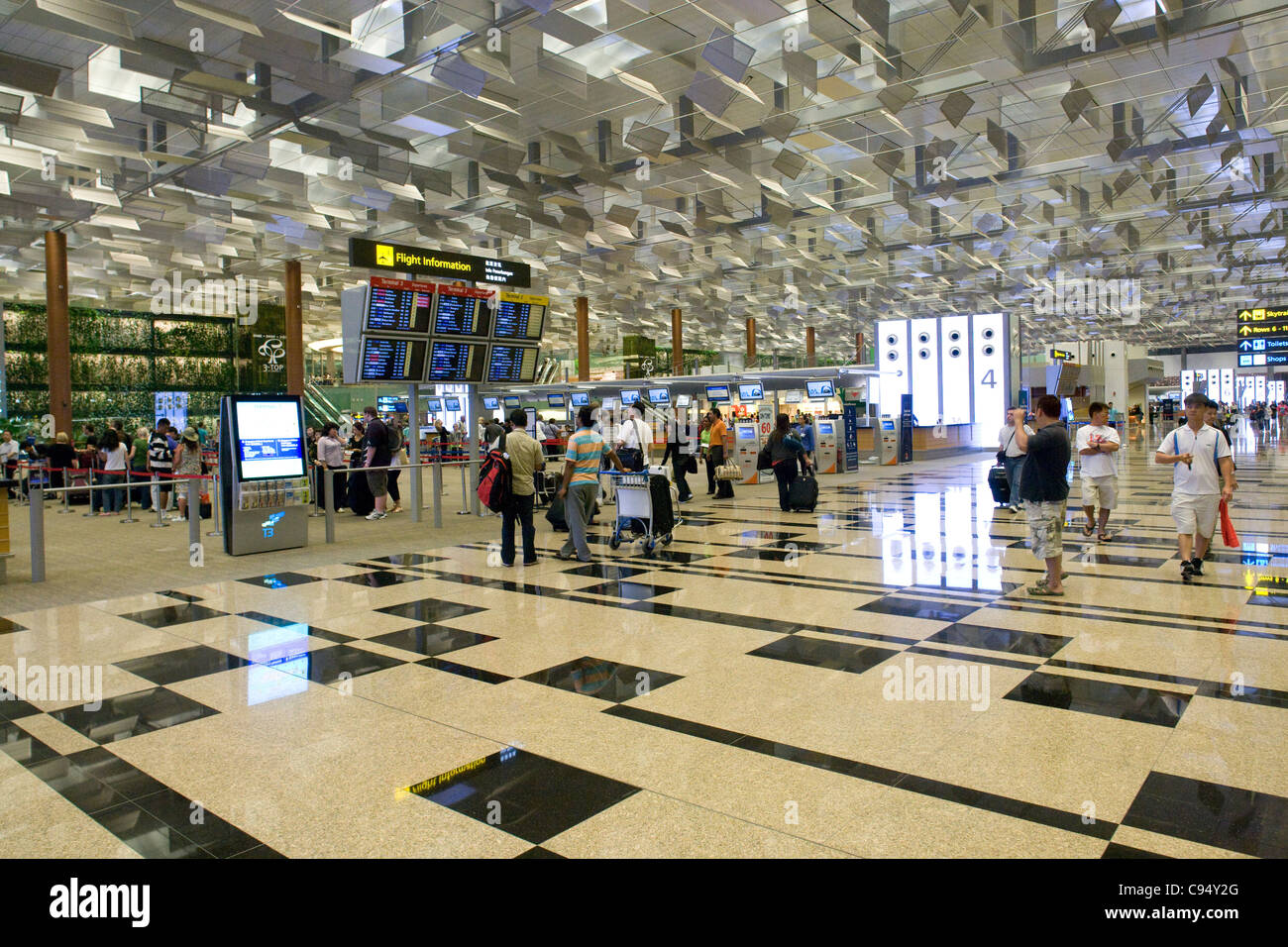 Zum internationalen Flughafen Changi: Abflüge Stockfoto