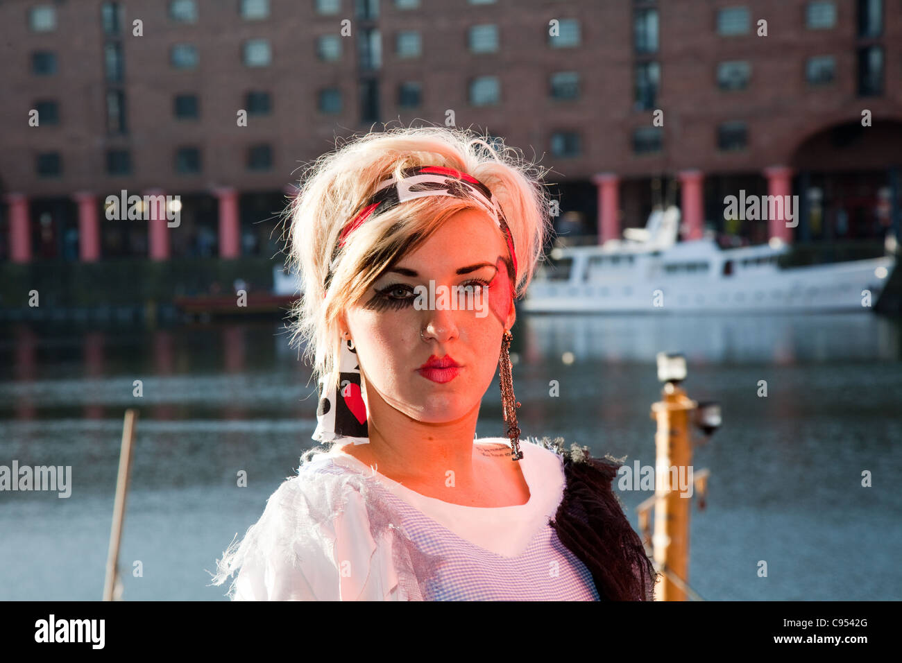 Alice im Wunderland am Albert Dock, Tate, Liverpool, Merseyside, Großbritannien Stockfoto