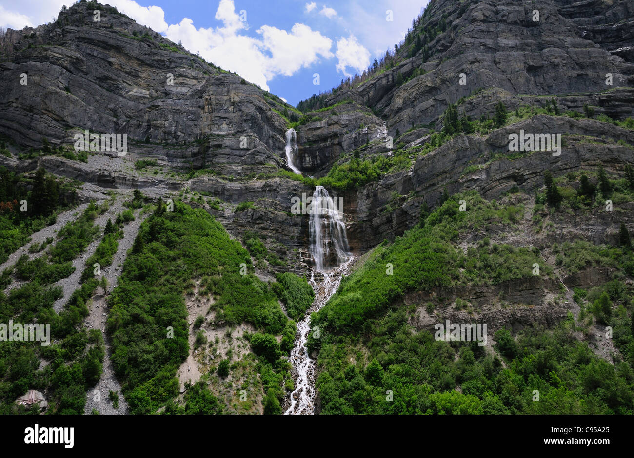 Brautschleier fällt in den Wasatch Mountains (in der Nähe von Provo, Utah) Stockfoto