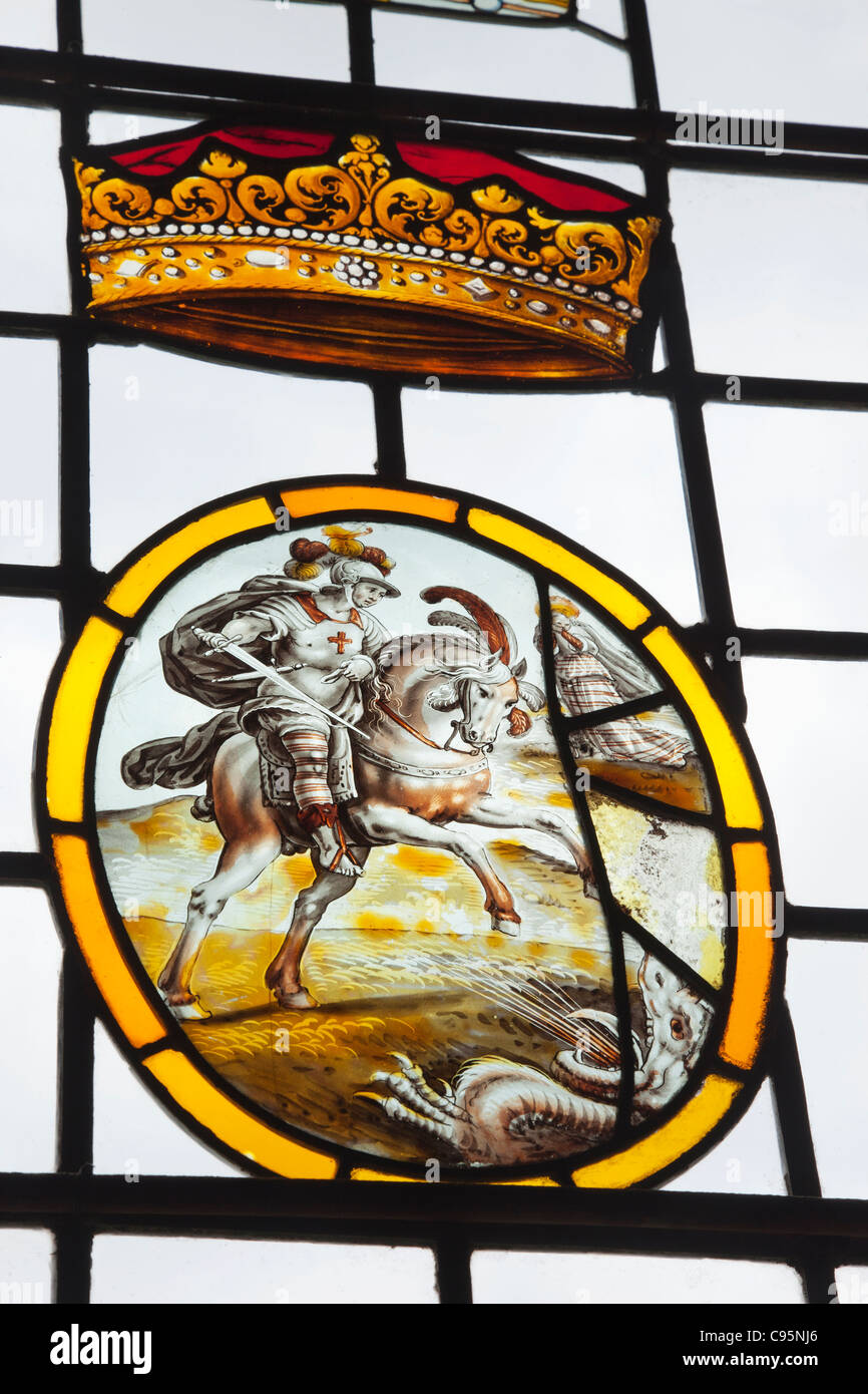 New Forest, Beaulieu, Interieur von Beaulieu Palace House, Glasfenster, die Darstellung des Schülers Fußwaschung Christi Stockfoto