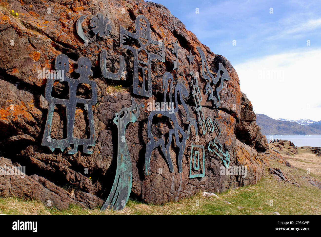 Metall Kunst auf den Felsen von Qassiarsuk, Heimat von Erik des Roten Siedlung Brattahlíð in Grönland Stockfoto