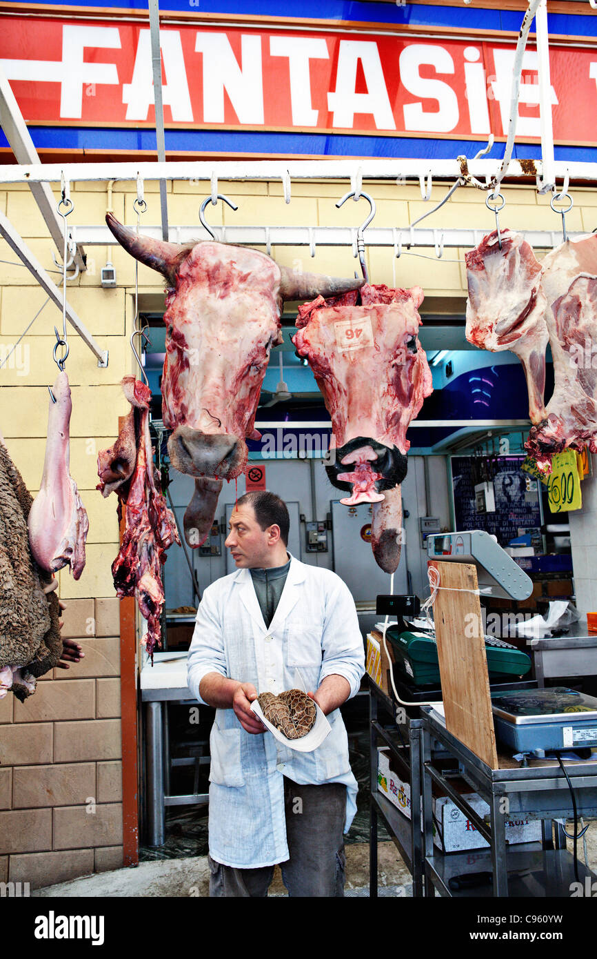 Fleischerei in Balloro Markt in Palermo, Sizilien, Italien. Stockfoto