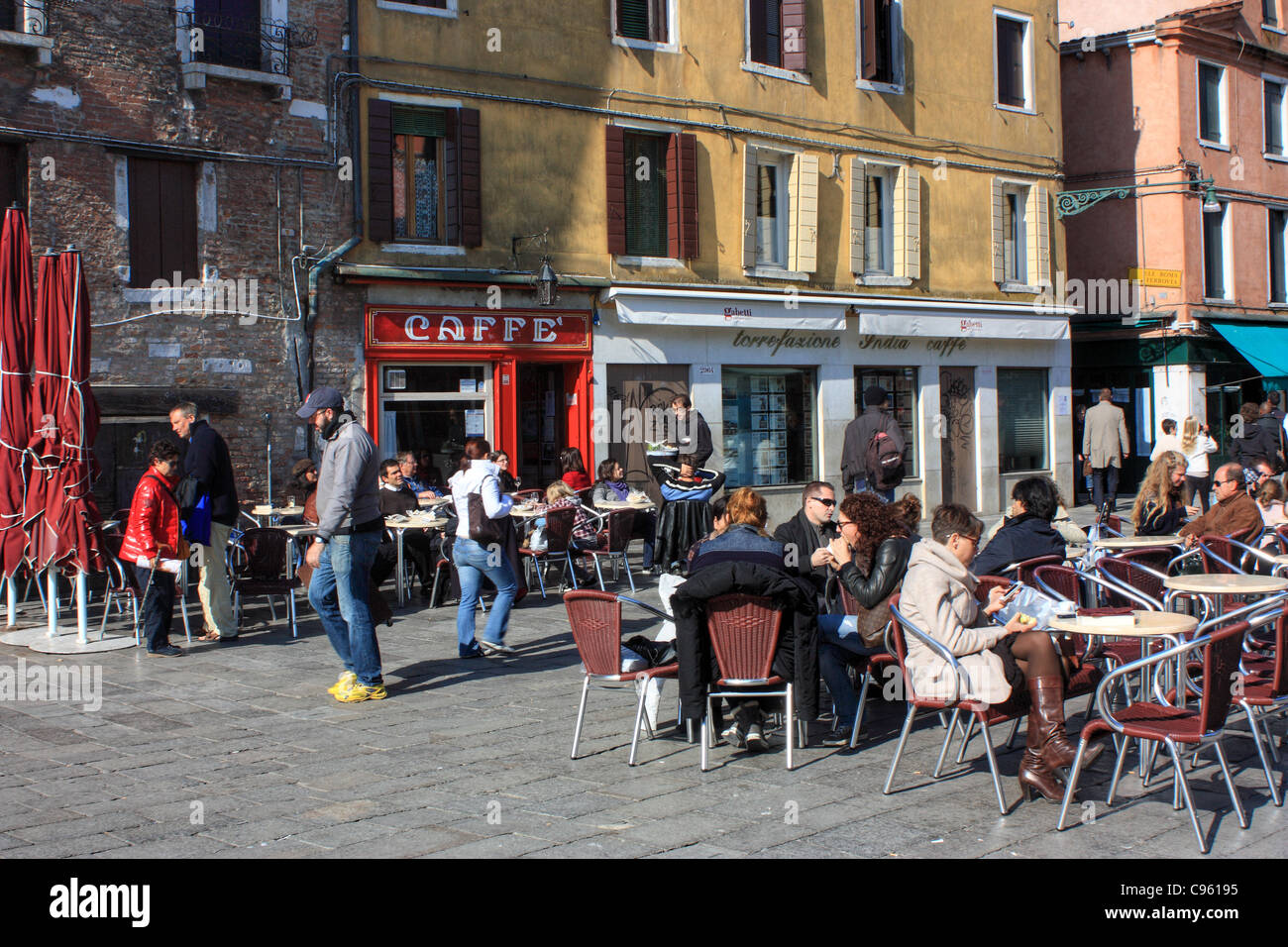 Italienische Café "Caffè Rosso" am Campo Santa Margherita, Venedig, Italien Stockfoto