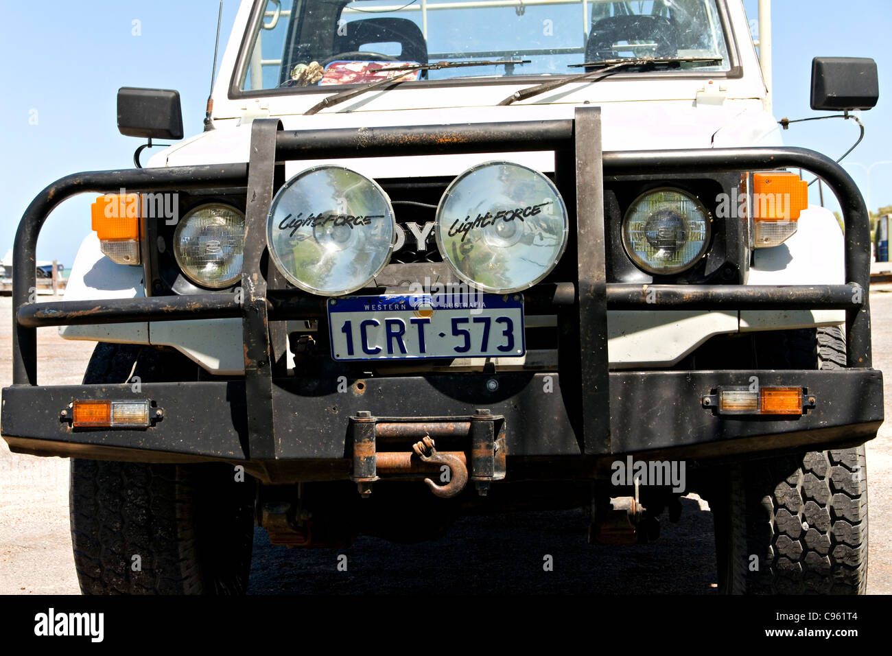 Schließen Sie nach vorne Ansicht einer Känguru-Bar an einem Kraftfahrzeug 4WD, Nordwest Australien Stockfoto