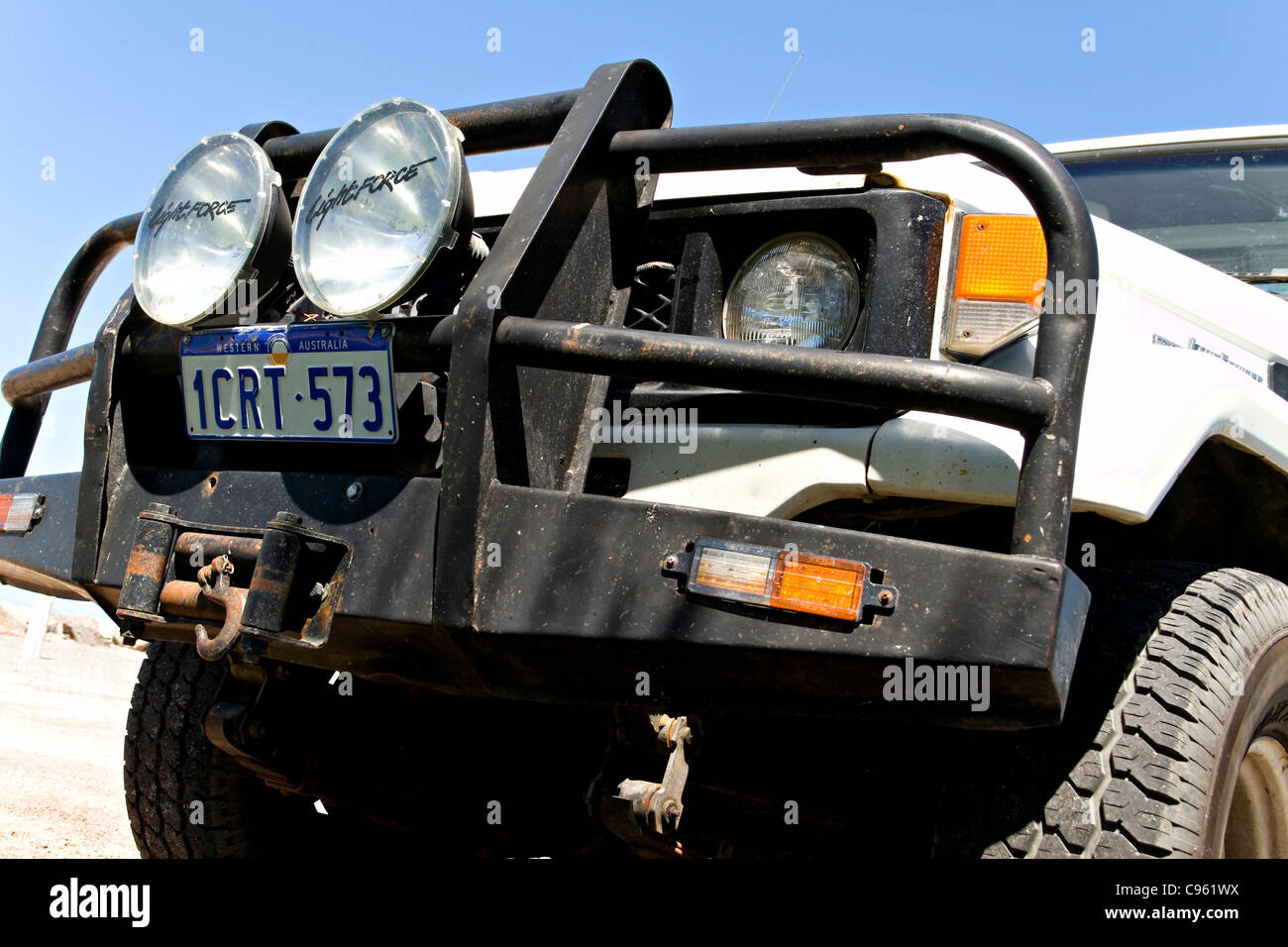 Schließen Sie nach vorne Ansicht einer Känguru-Bar an einem Kraftfahrzeug 4WD, Nordwest Australien Stockfoto