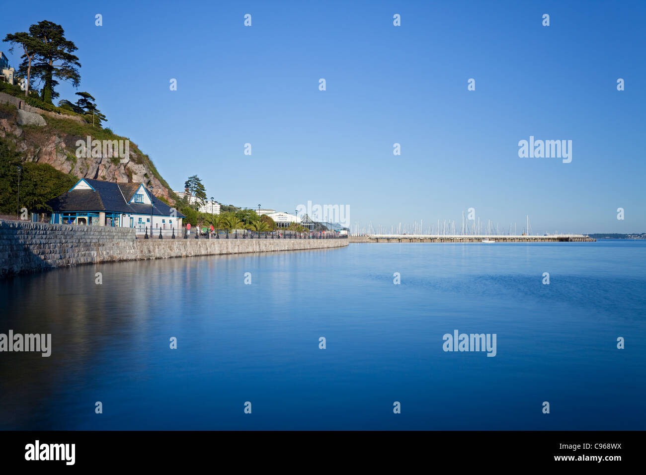 Torquay Seafront mit Princess Pier und The Marina, Devon, England, Großbritannien Stockfoto