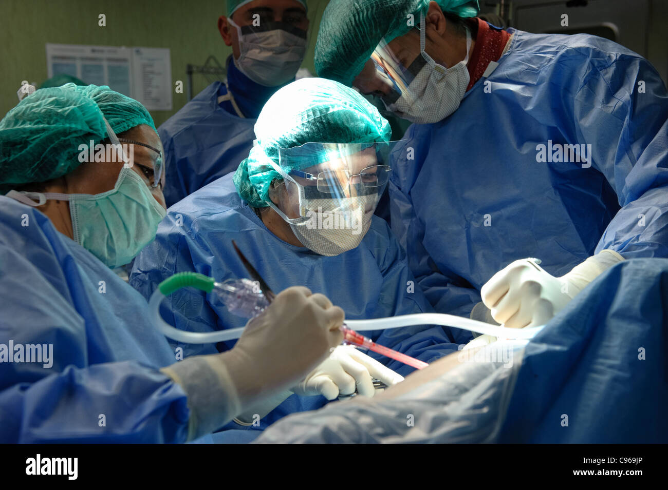 Ärzte der Chirurgie im OP-Saal Stockfoto
