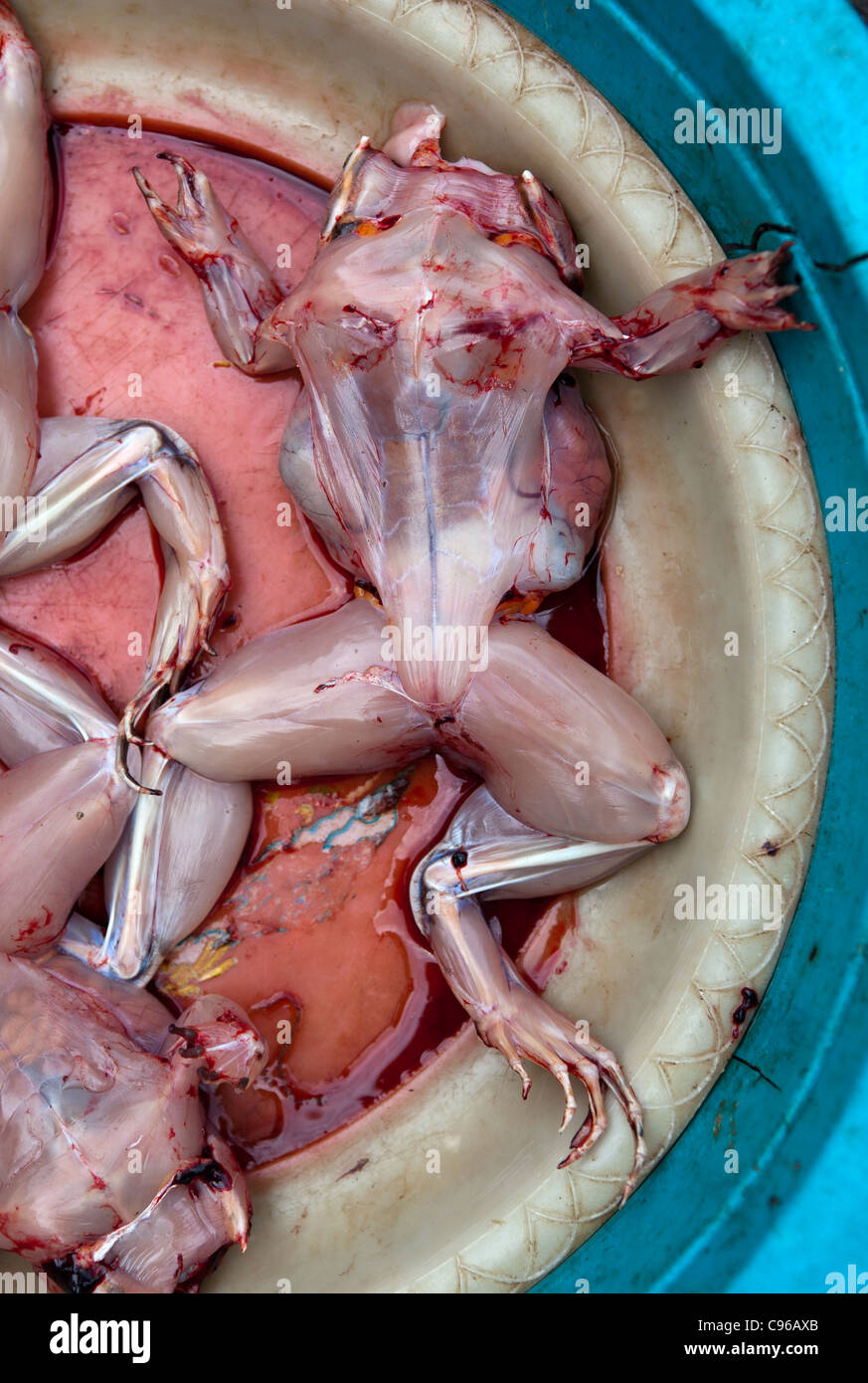 Raw Frosch Fleisch zum Verkauf am Markt in Phnom Penh Kambodscha Stockfoto