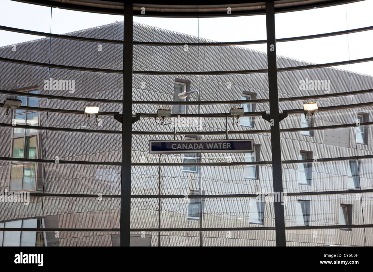 Neue Bibliothek bei Canada Water, London Southwark Rat vom Architekten CZWG aus Kanada Wasserstation Stockfoto