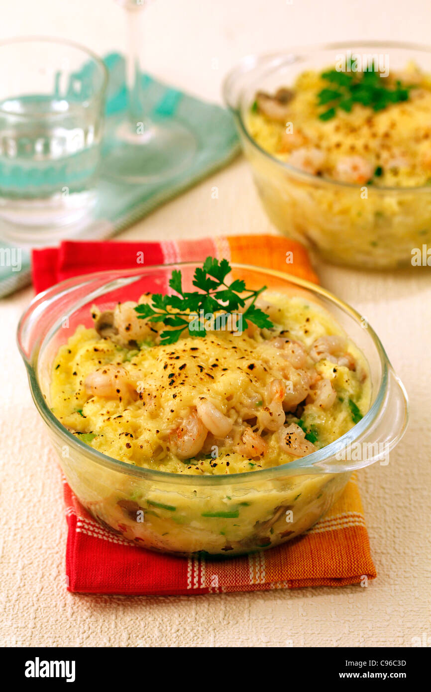 Kartoffelgratin mit Pilzen und Garnelen. Rezept zur Verfügung ...