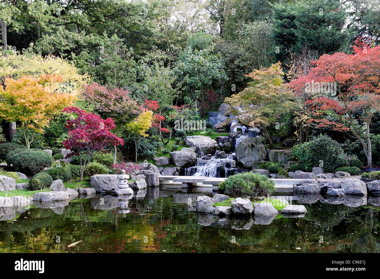 Die japanischen Kyoto-Garten in Holland Park, London. Stockfoto