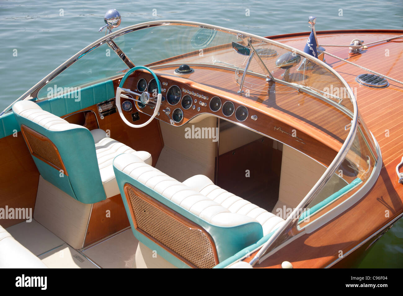 Motorboot Holz alte Vintage-Klassiker Stockfotografie - Alamy
