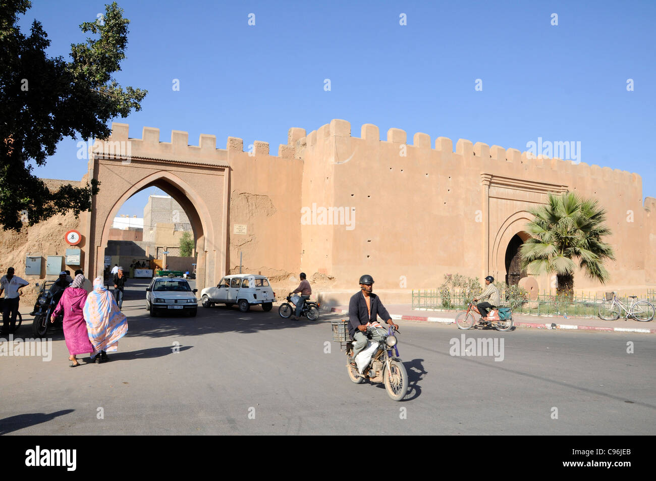 Stadtmauer der Stadt Taroudant in Marokko. Stockfoto