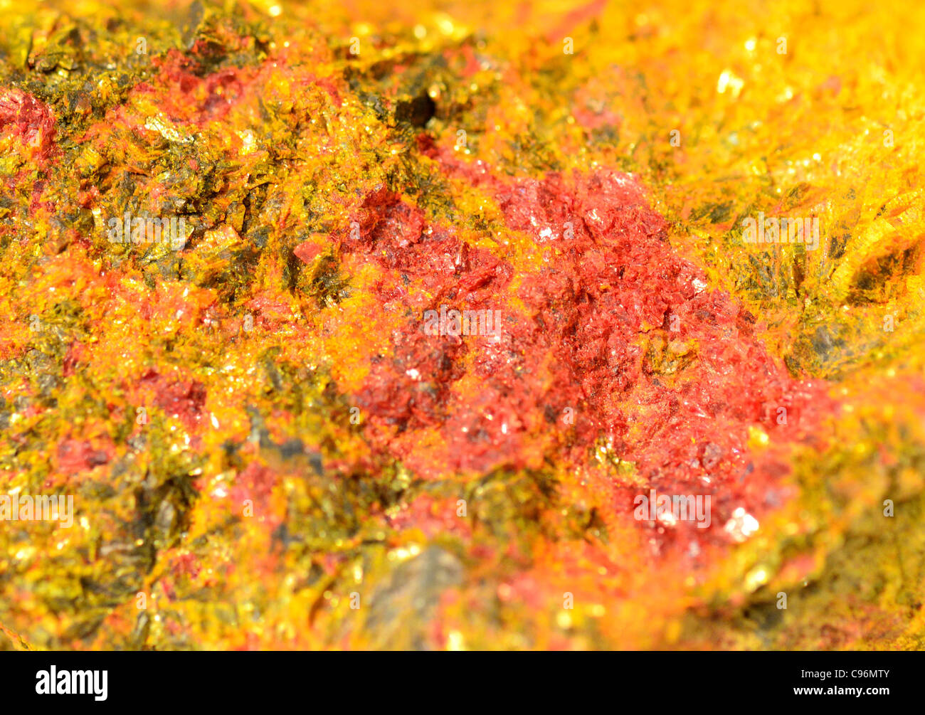 Getchellite, Arsen und Antimon Sulfid, AsSbS3. Stockfoto