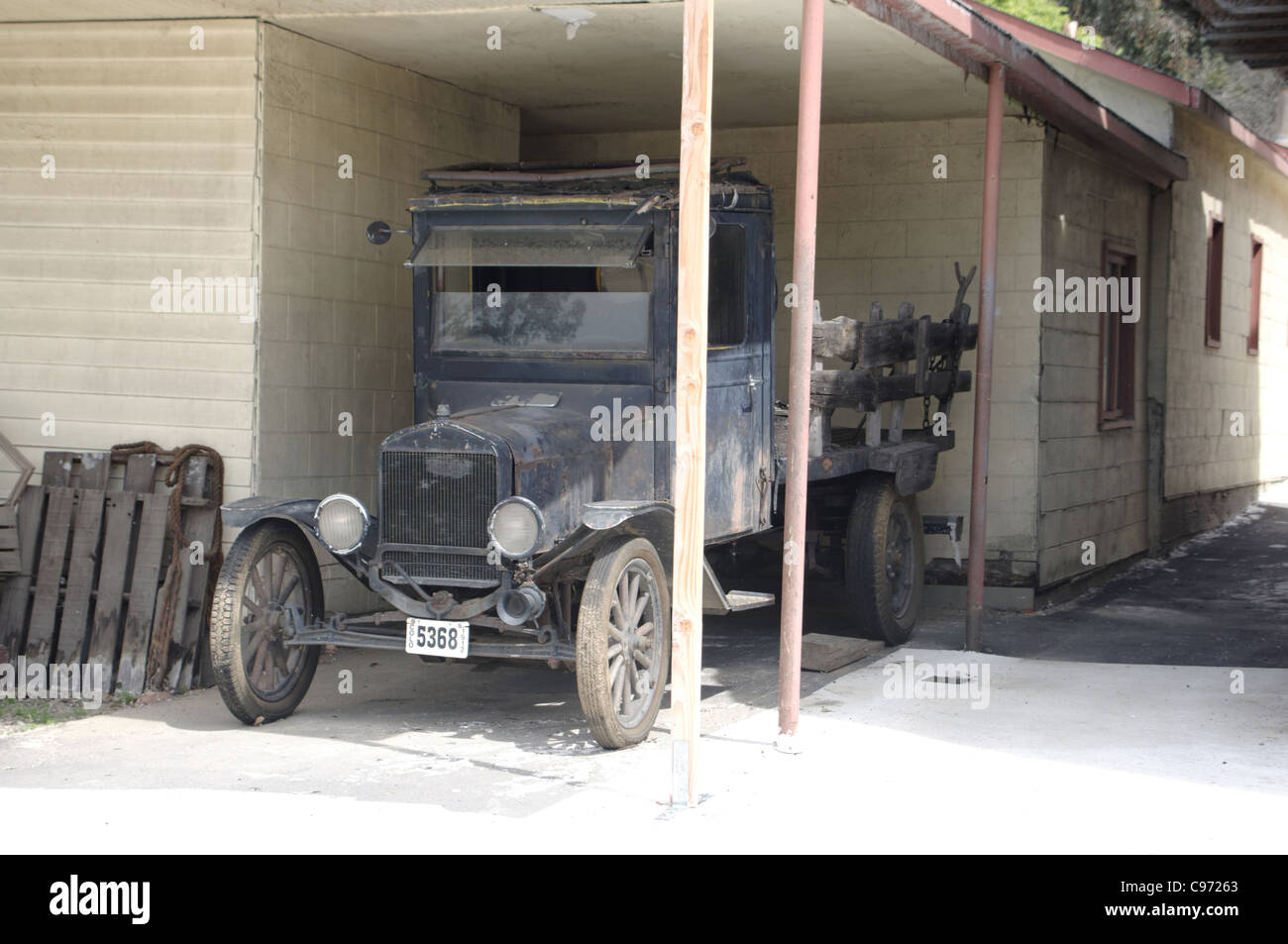 alte LKW - nimmt Teil in einem Film. Stockfoto