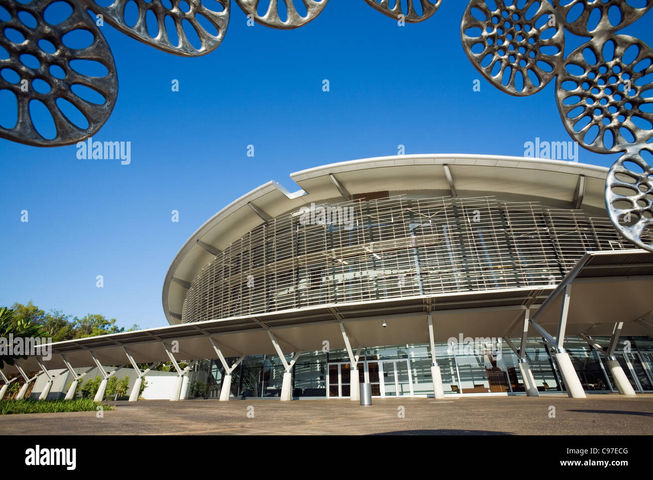Darwin Convention Centre in der Wharf Precinct.  Darwin, Northern Territory, Australien Stockfoto