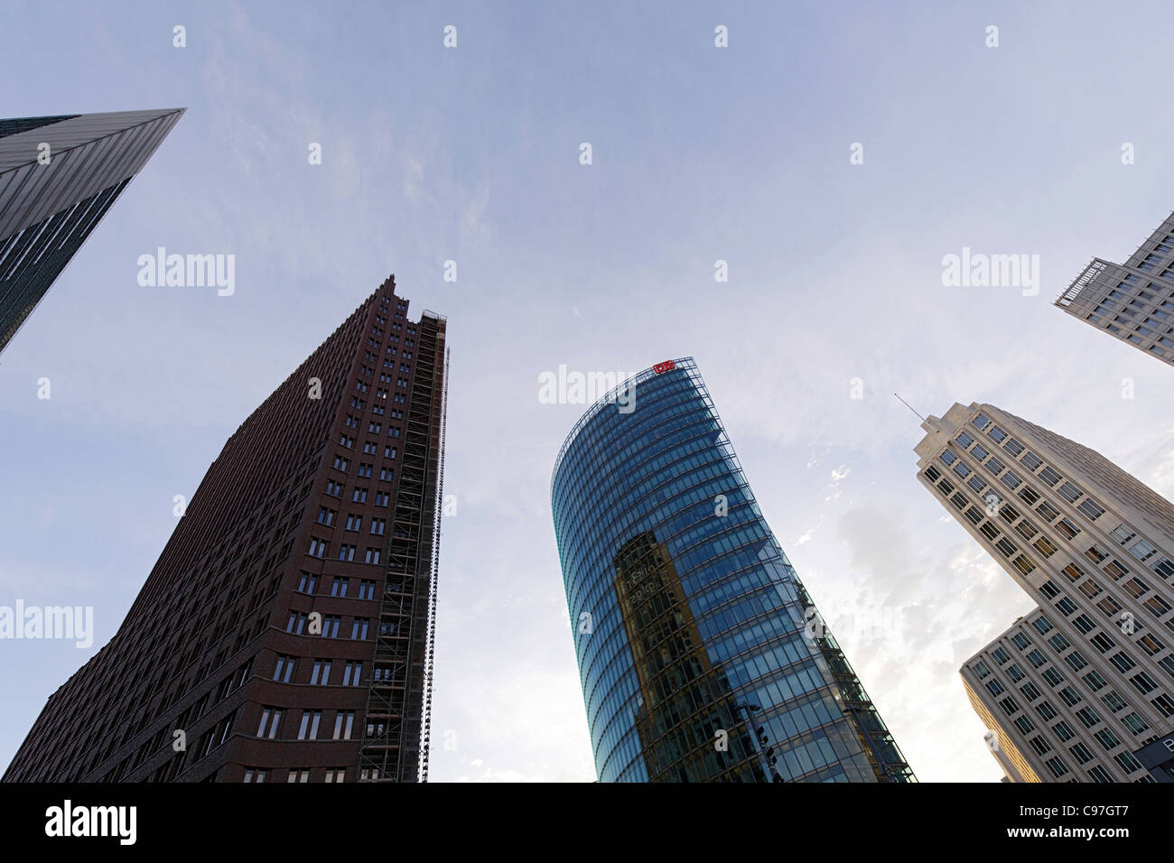 Hochhäuser-Potsdamer Platz-Platz am frühen Abend, Berlin, Deutschland, Europa Stockfoto