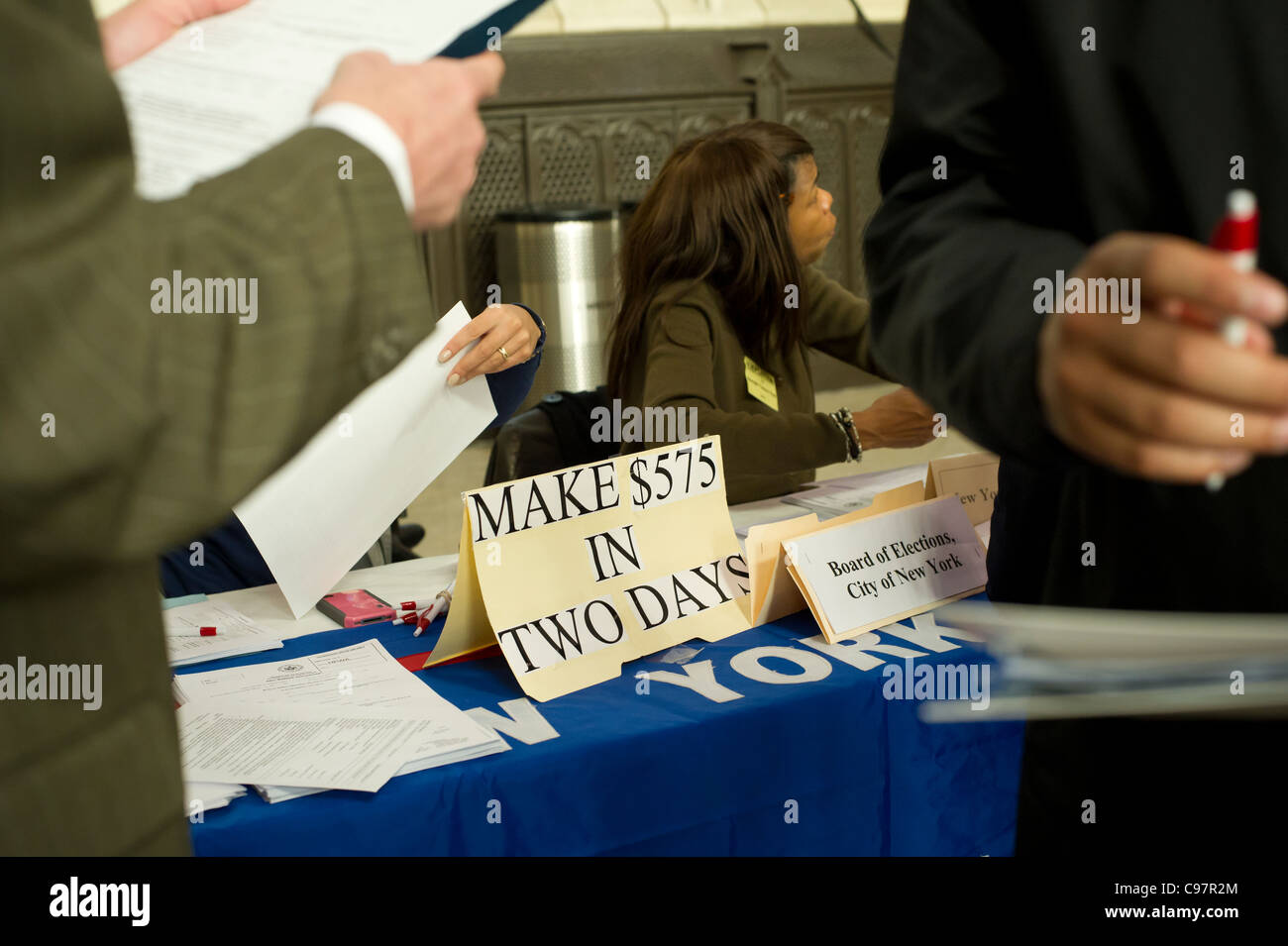 New York City Board of Wahlen stand auf einer Jobmesse an der City University of New York in Harlem Stockfoto
