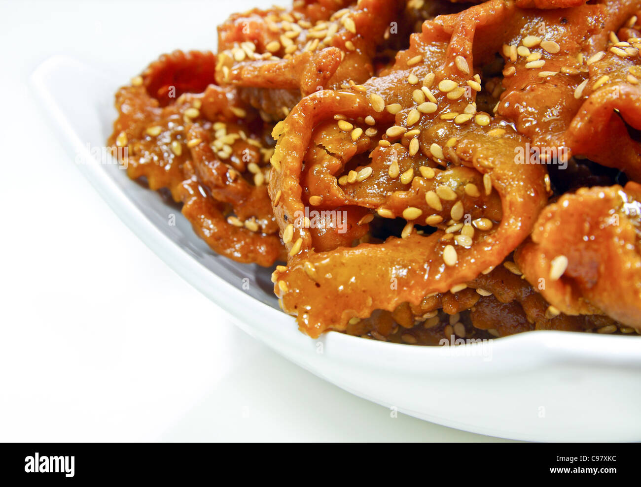 Marokkanischen Ramadan Cookies in einer weißen Schüssel Stockfoto