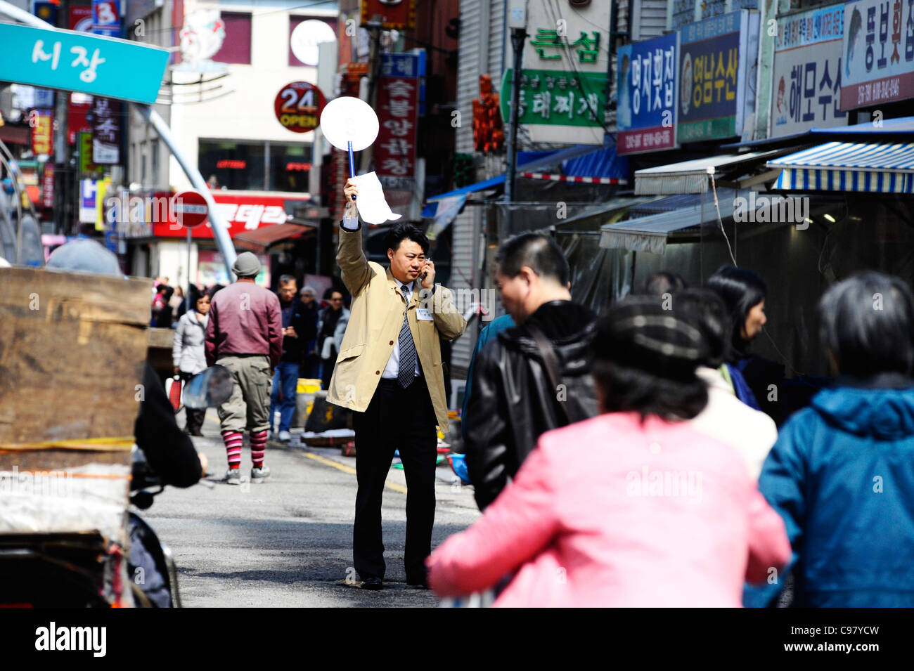 Royal Caribbean Reiseleiter in Busan, Südkorea. Stockfoto