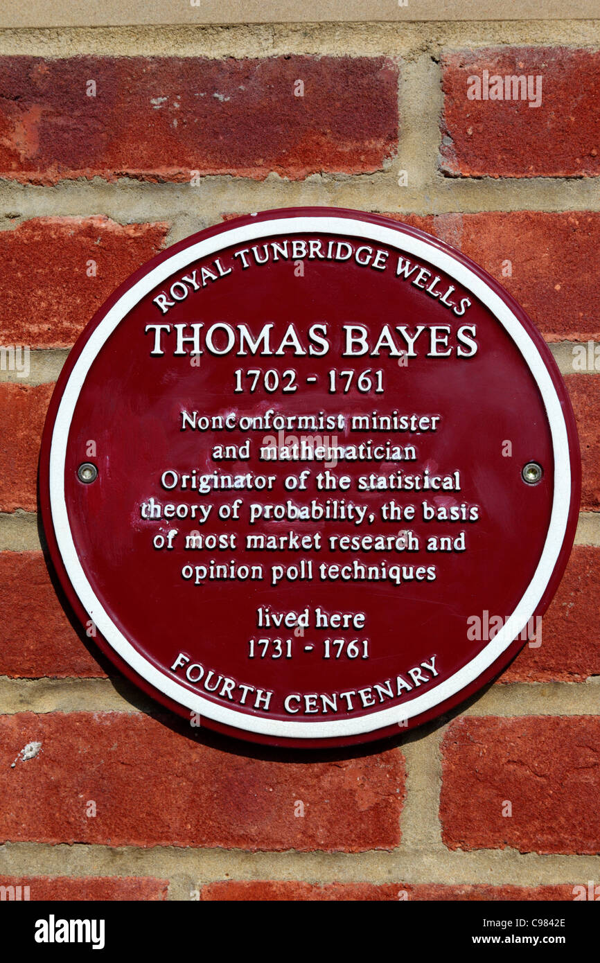 Rote Plakette an der Ashton Lodge, die daran erinnert, wo der Mathematikhistoriker Thomas Bayes im 18. Jahrhundert lebte, Royal Tunbridge Wells, Kent, England Stockfoto Rote Plakette an der Ashton Lodge, die daran erinnert, wo der Mathematikhistoriker Thomas Bayes im 18. Jahrhundert lebte, Royal Tunbridge Wells, Kent, England Stockfoto