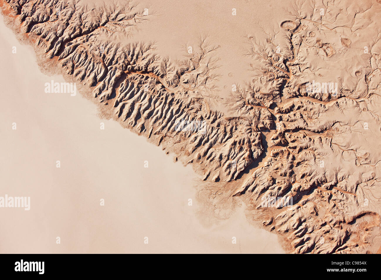 Luftaufnahme von Hidden Vlei mit Erosion Muster Stockfoto