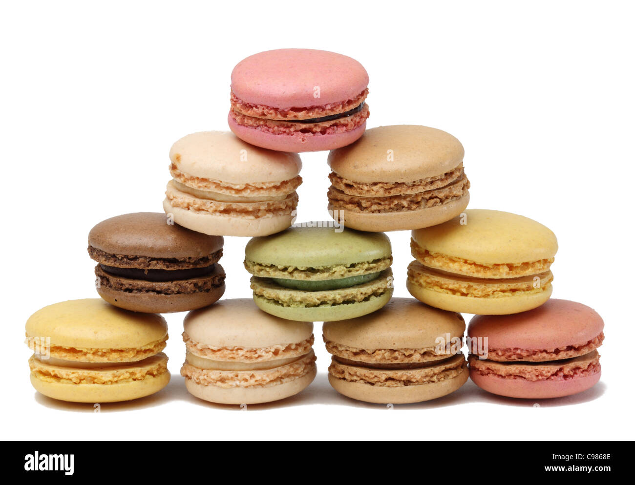 Traditionelle französische Süßigkeiten, Makronen, isoliert auf einem weißen Hintergrund. Stockfoto