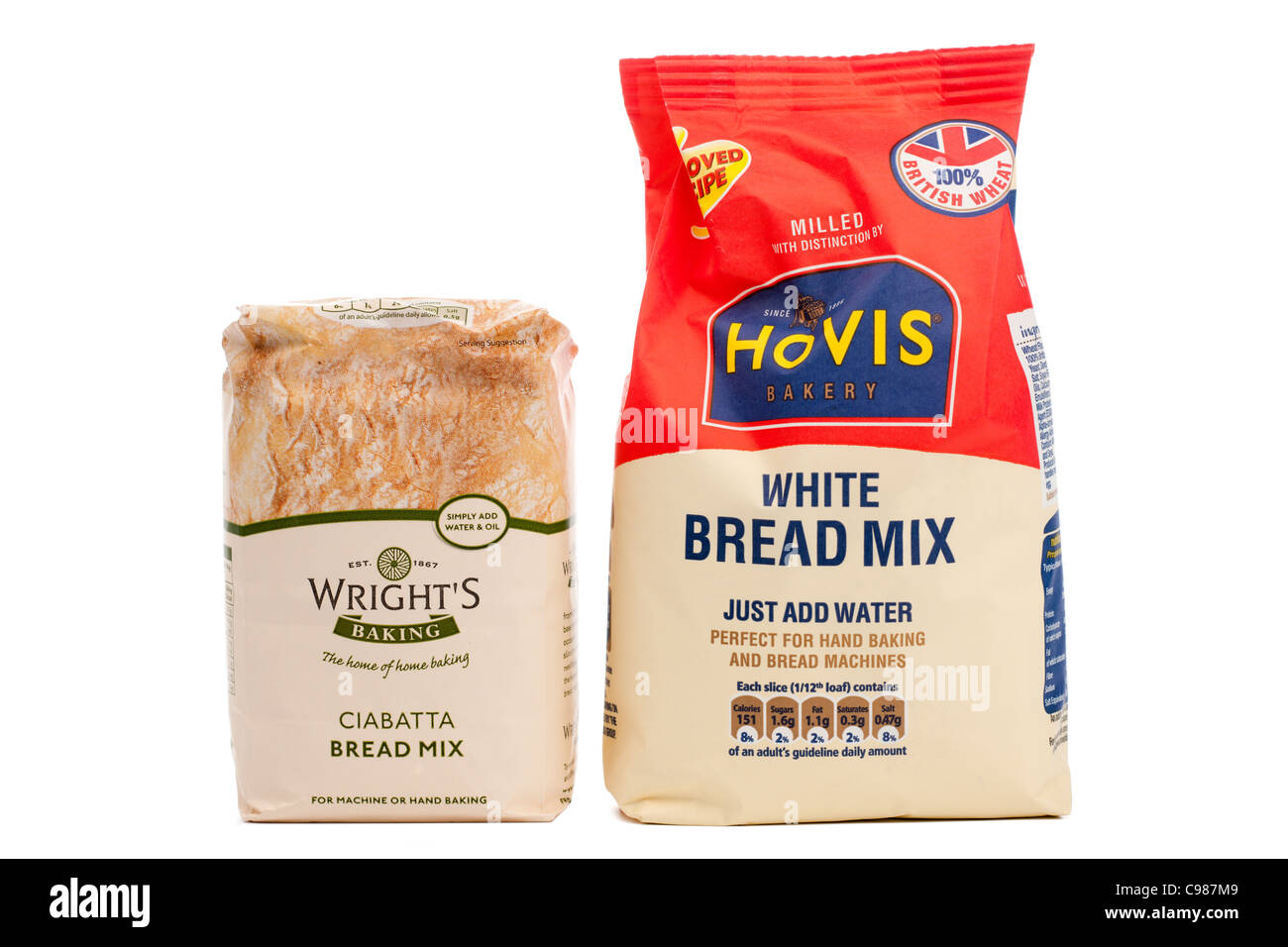 Tasche des Wrights Ciabatta-Brot-Mix und eine Tasche von Hovis Weißbrot backen zu Hause Hand mischen Stockfoto