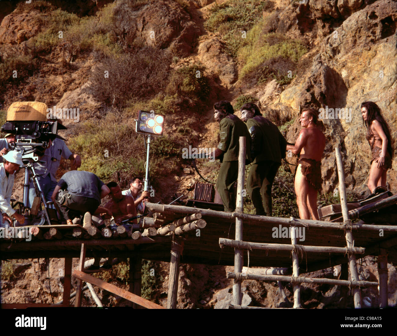Planet der Affen Jahr: 1968 - USA Charlton Heston, Linda Harrison Regie: Franklin J. Schaffner schießen Bild Stockfoto