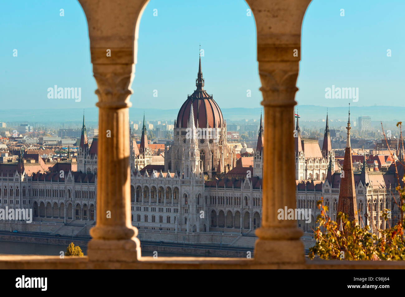 Budapest, Parlamentsgebäude Blick von der Fischerbastei Stockfoto