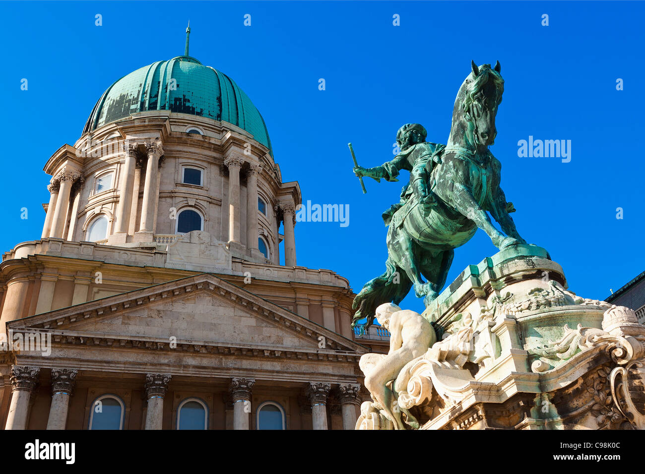 Budapest, Reiterstandbild des Prinzen Eugen und Königspalast Stockfoto